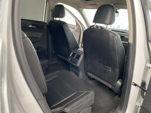 Used 2021 Volkswagen Atlas SE w/ Panoramic Sunroof Package image 10