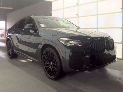 Used 2022 BMW X6 xDrive40i w/ M Sport Package AWD/4WD image 3