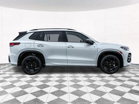 New 2025 Volkswagen Tiguan SE R-Line image 15