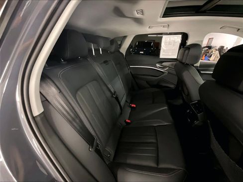 Certified 2024 Audi Q8 e-tron Premium Plus w/ Premium Plus Package image 27