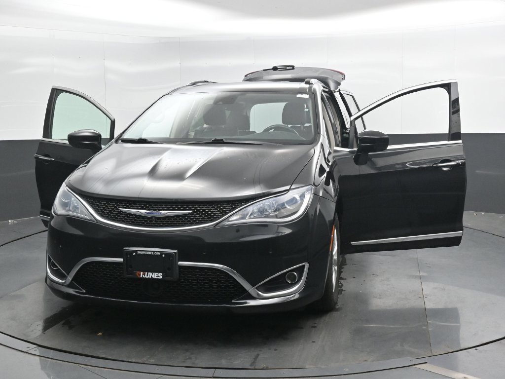 Used 2019 Chrysler Pacifica Touring-L w/ Advanced Safetytec Group FWD image 48