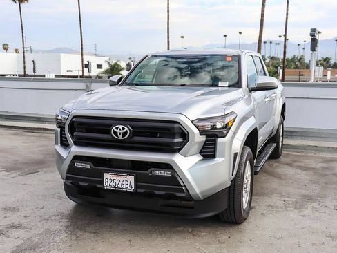 Used 2024 Toyota Tacoma SR5 RWD image 4