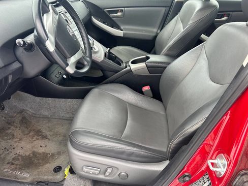 Used 2013 Toyota Prius Five image 9