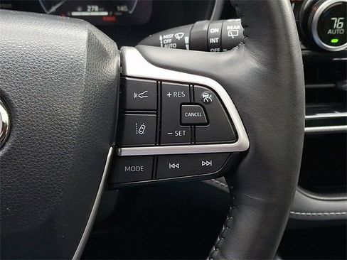 Used 2024 Toyota Highlander Platinum image 23