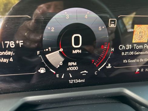 Used 2026 GMC Acadia Elevation w/ Elevation Premium Package FWD image 33