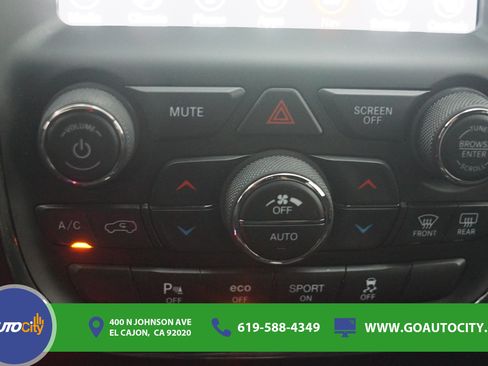 Used 2020 Dodge Durango R/T w/ Blacktop Package RWD image 26