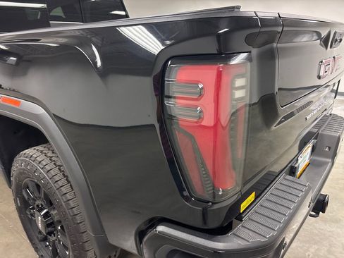 Used 2024 GMC Sierra 2500 AT4 w/ AT4 Premium Plus Package image 15