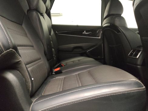 Used 2019 Kia Sorento SX AWD/4WD image 19