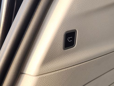 Used 2022 Chrysler Pacifica Limited image 40