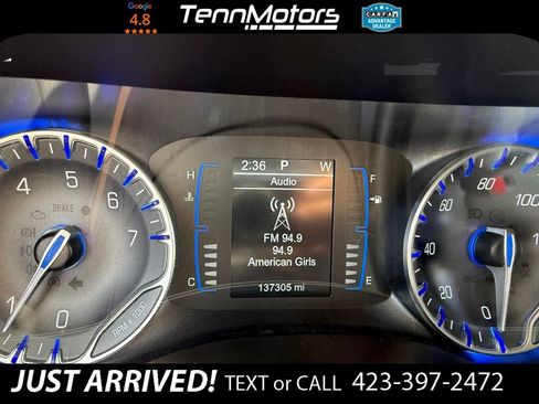 Used 2017 Chrysler Pacifica Touring FWD image 18