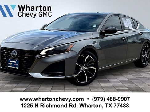 Used 2023 Nissan Altima 2.5 SR w/ SR Premium Package FWD image 1