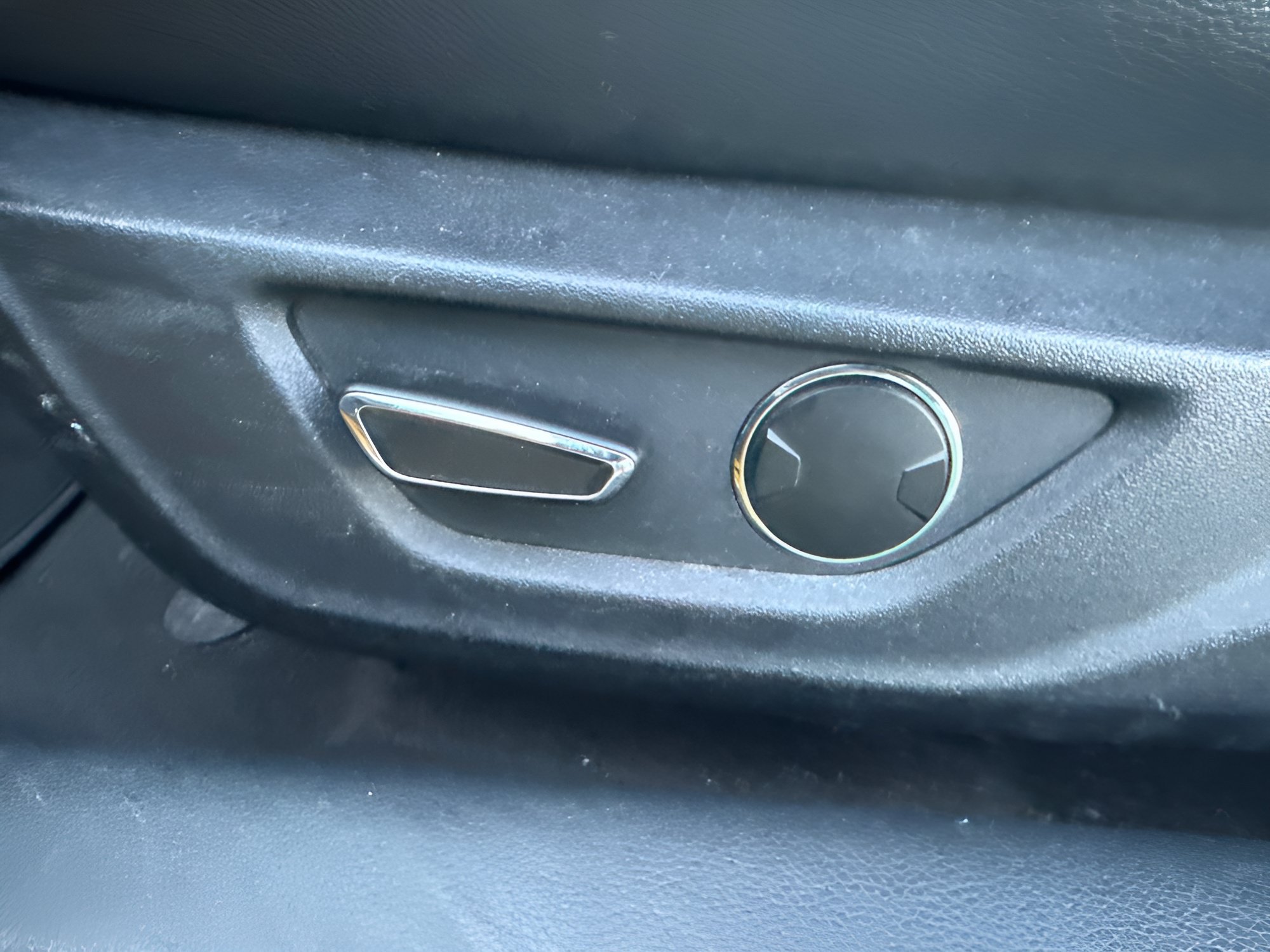 Used 2016 Ford Mustang Premium RWD image 18