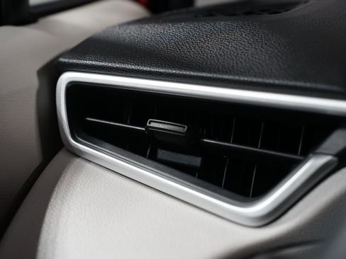 Certified 2025 Toyota Corolla Cross LE image 24