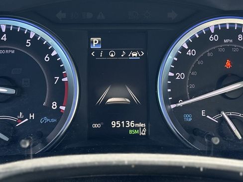 Used 2019 Toyota Highlander Limited image 16