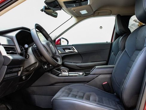 New 2025 Mitsubishi Outlander SE AWD/4WD image 31