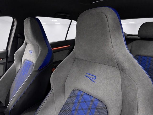 Used 2026 Volkswagen Golf w/ Euro Style Package AWD/4WD image 18