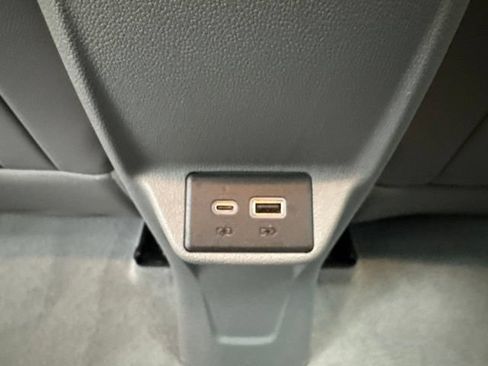 Used 2023 Chevrolet Bolt EUV Premier FWD image 24