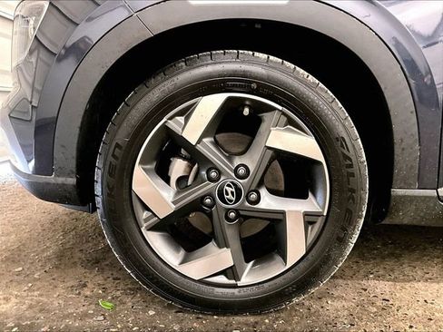 Used 2020 Hyundai Venue FWD image 8