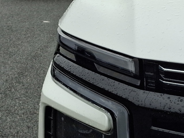 Used 2025 Chevrolet Suburban High Country AWD/4WD image 29