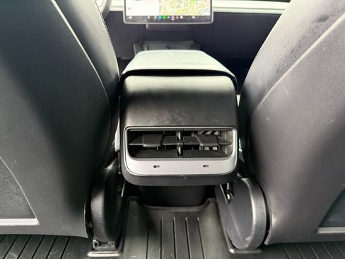 Used 2021 Tesla Model 3 Standard Range Plus image 21