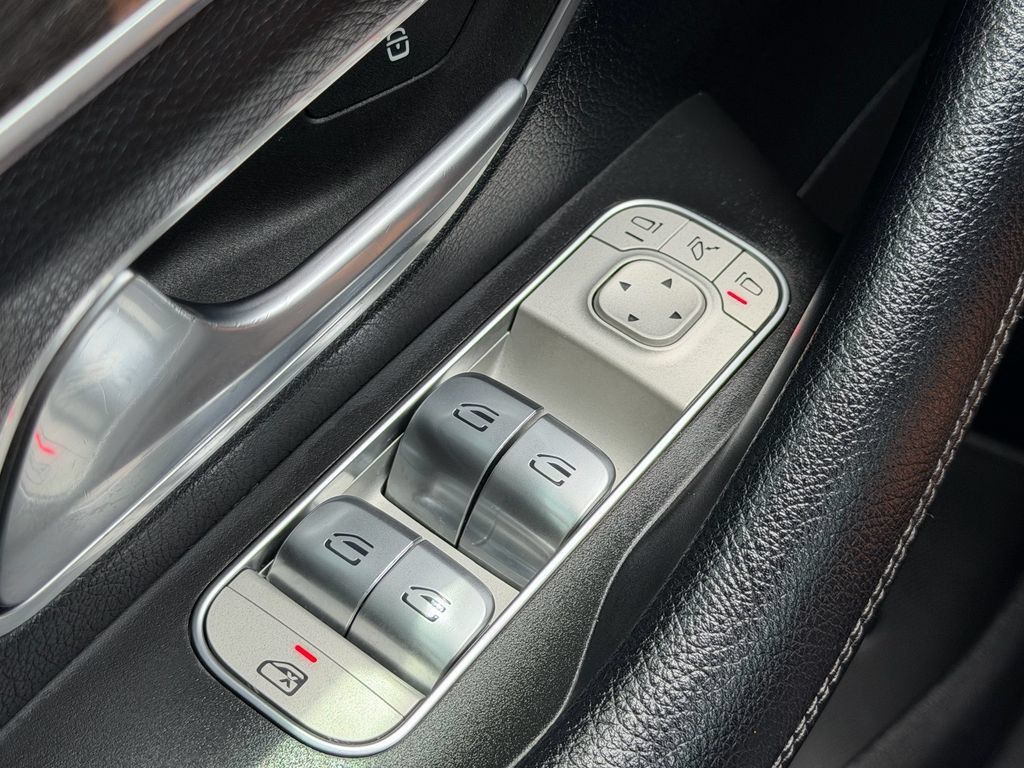 Used 2020 Mercedes-Benz GLE 350 w/ Premium Package image 27