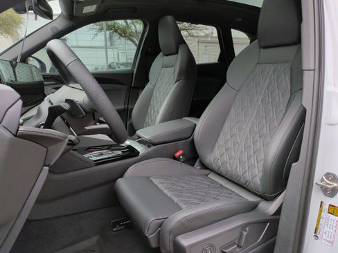 Used 2025 Audi SQ5 Premium Plus AWD/4WD image 15