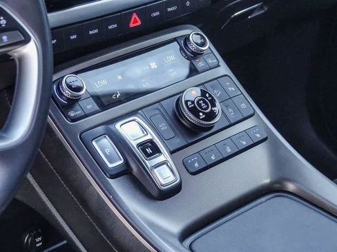 Used 2024 Hyundai Palisade Calligraphy image 14