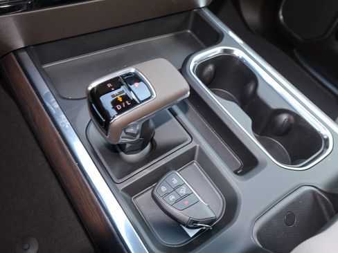 New 2026 GMC Sierra 1500 SLT image 23