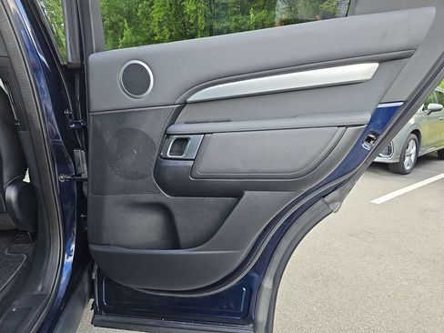 Used 2020 Land Rover Discovery Landmark AWD/4WD image 25
