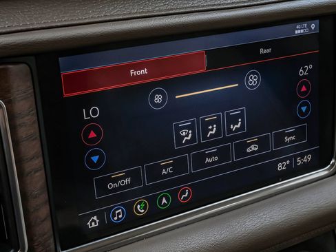 Used 2021 GMC Yukon XL Denali w/ Denali Premium Package RWD image 30