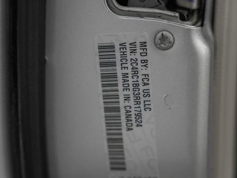 Used 2024 Chrysler Pacifica Touring-L FWD image 45