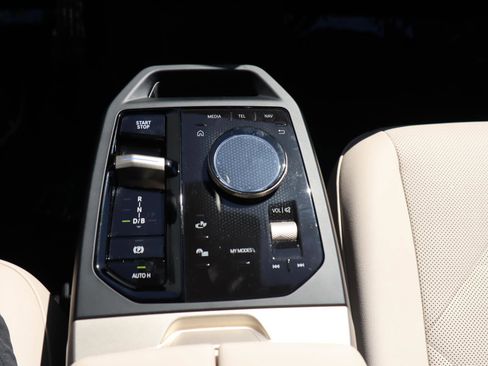 Used 2025 BMW iX xDrive50 image 19
