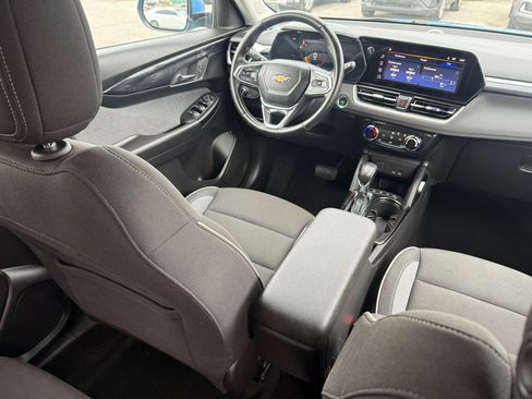 Used 2024 Chevrolet TrailBlazer LT w/ LT Cold Weather Package image 13