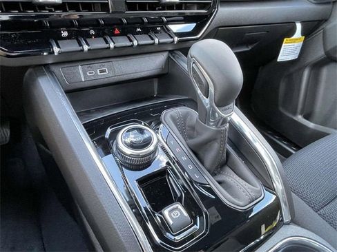 New 2026 GMC Canyon Elevation w/ Convenience Package image 16