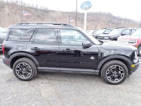 Certified 2025 Ford Bronco Sport Outer Banks w/ Outer Banks Tech Package+ AWD/4WD image 9