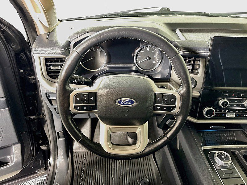 Used 2024 Ford Expedition XLT AWD/4WD image 12
