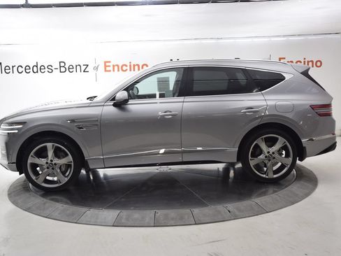 Used 2022 Genesis GV80 3.5T w/ Prestige Package 07 AWD/4WD image 3