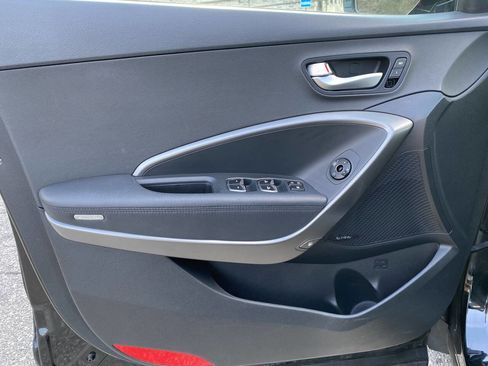 Used 2017 Hyundai Santa Fe Limited w/ Cargo Package image 10