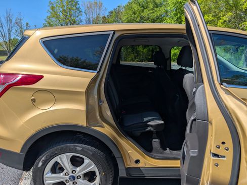 Used 2014 Ford Escape SE image 12