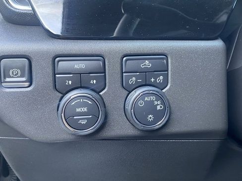 Used 2023 Chevrolet Silverado 1500 LT image 14