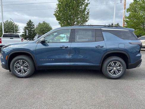 New 2026 Chevrolet Traverse LT w/ Driver Confidence Package AWD/4WD image 2