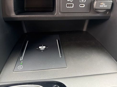 Used 2025 Honda Pilot Black Edition image 32