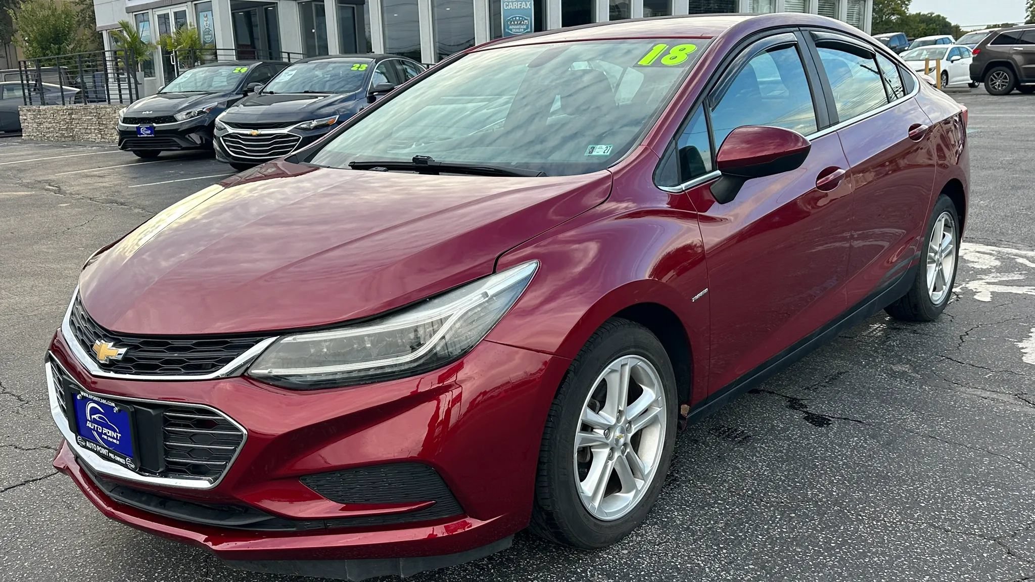 Used 2018 Chevrolet Cruze LT FWD image 1