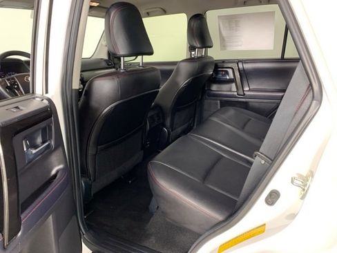 Used 2018 Toyota 4Runner TRD Off-Road Premium image 33