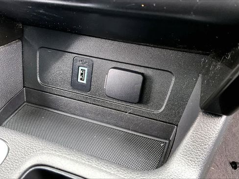 Used 2019 Ford Escape Titanium image 35