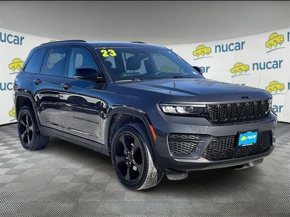 Used 2023 Jeep Grand Cherokee Altitude