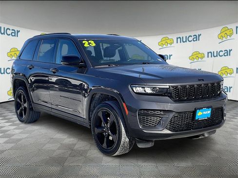 Used 2023 Jeep Grand Cherokee Altitude image 1