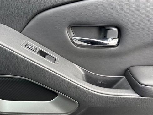 Used 2023 Nissan Frontier SV image 21