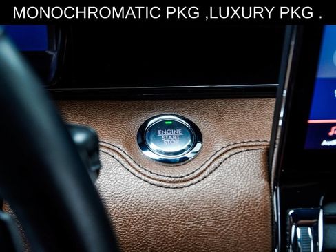Used 2023 Lincoln Navigator Reserve AWD/4WD image 23