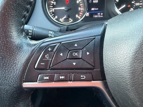 Used 2020 Nissan Rogue SV FWD image 13
